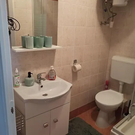 Angi Apartman- Nagyszeru Elhelyezkedes, Vendegkozpontu Szallashely-szolgaltatas *